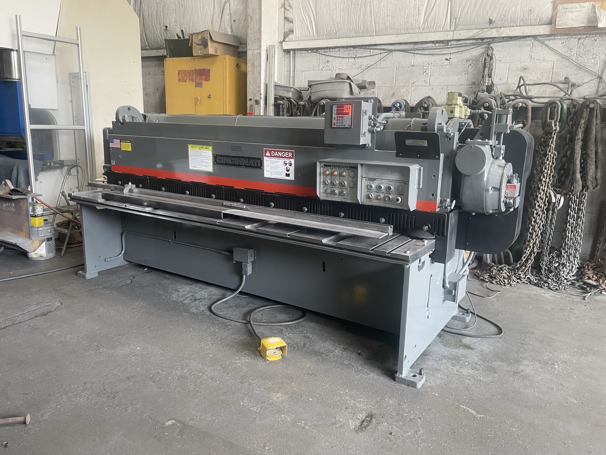 10 Gauge X 10' Cincinnati Model 1010  Mechanical Power Squaring Shear 